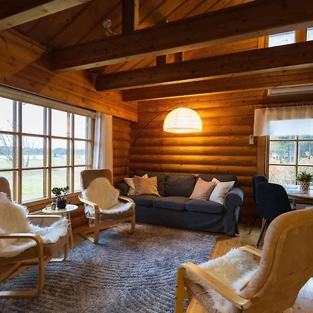 Tilhi - Cozy 2br With Sauna & Fireplace *